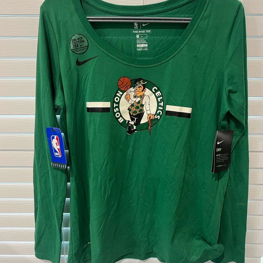 Women’s Nike Boston Celtics Long Sleeve Dri-Fit